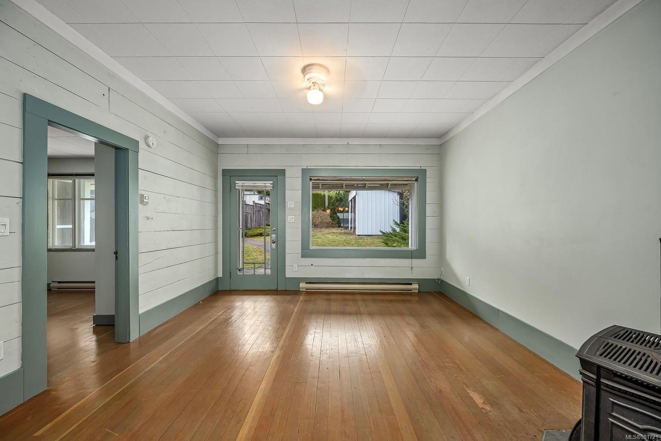 5642 Island Hwy South, Union Bay, BC