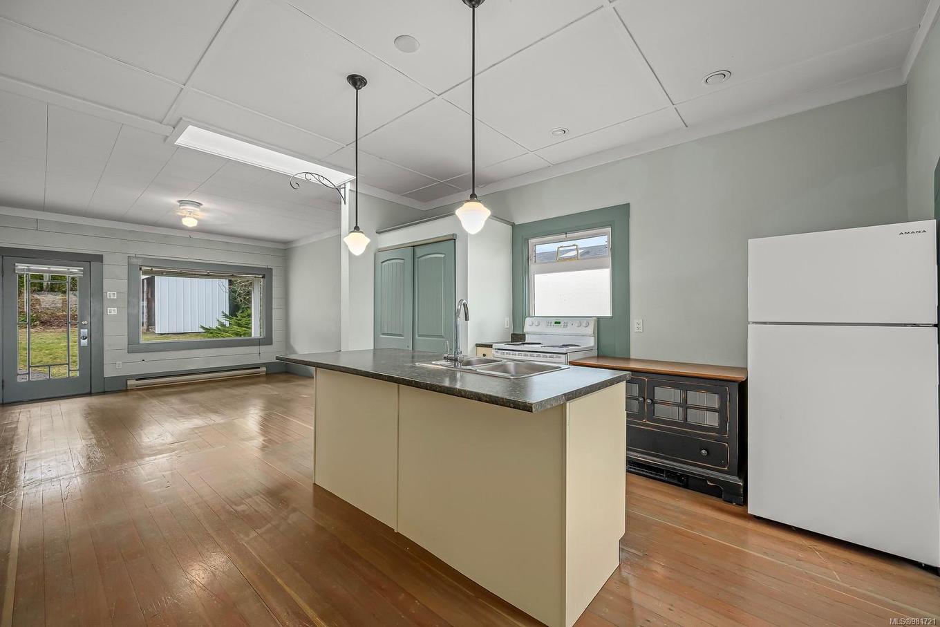 5642 Island Hwy South, Union Bay, BC