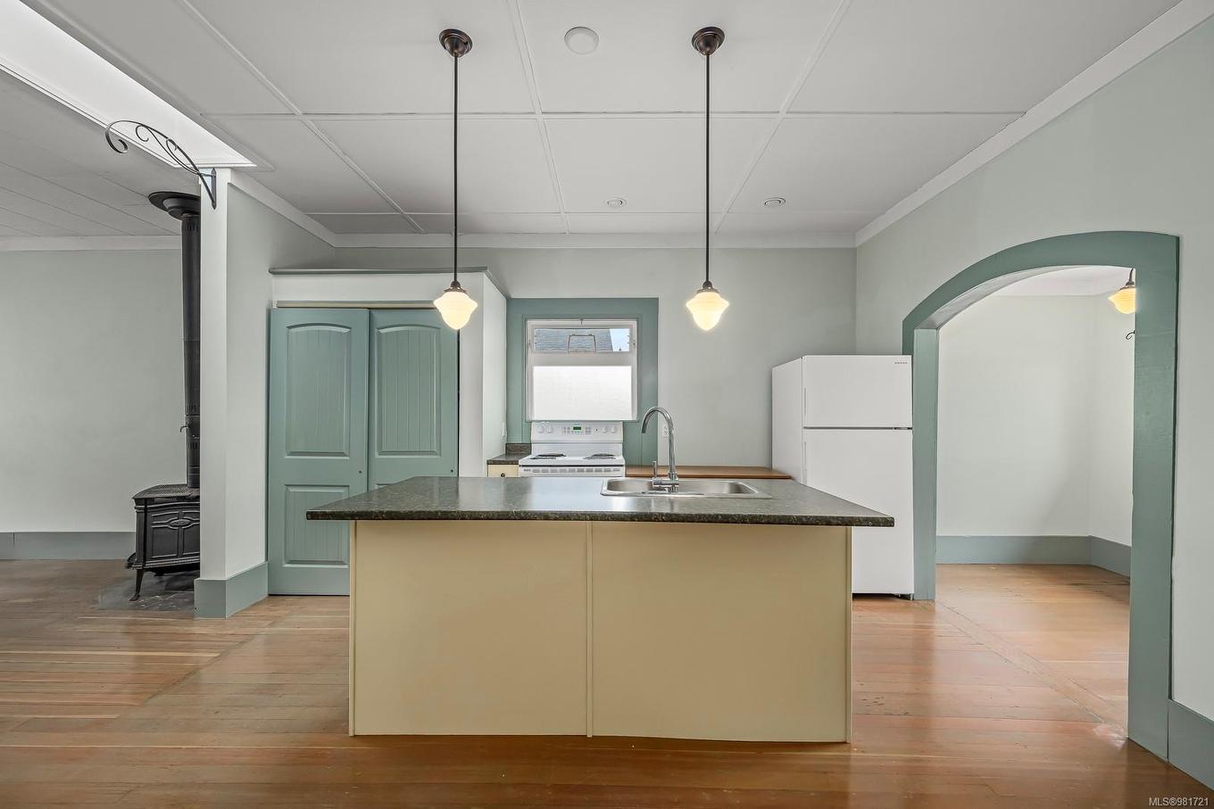 5642 Island Hwy South, Union Bay, BC