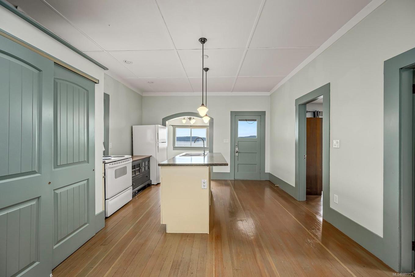 5642 Island Hwy South, Union Bay, BC