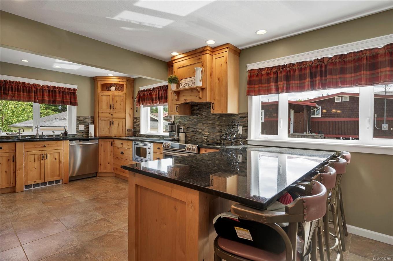 740 Nicholls Rd, Campbell River, BC