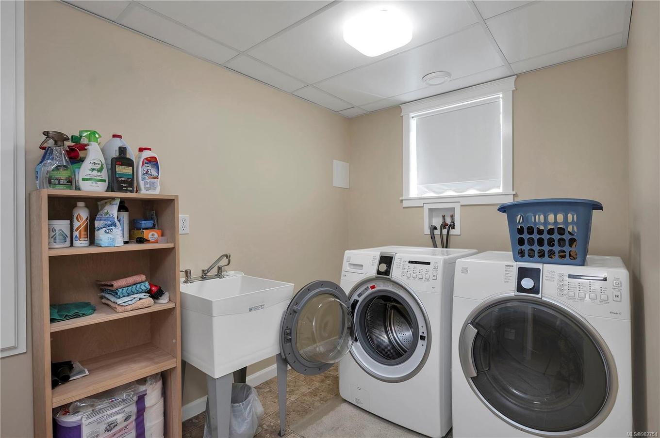 740 Nicholls Rd, Campbell River, BC