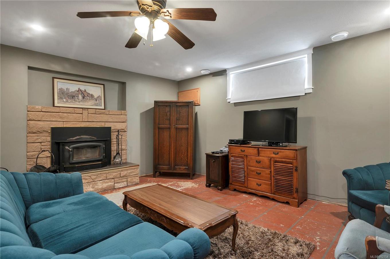 740 Nicholls Rd, Campbell River, BC