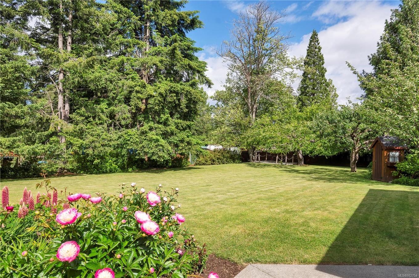 740 Nicholls Rd, Campbell River, BC