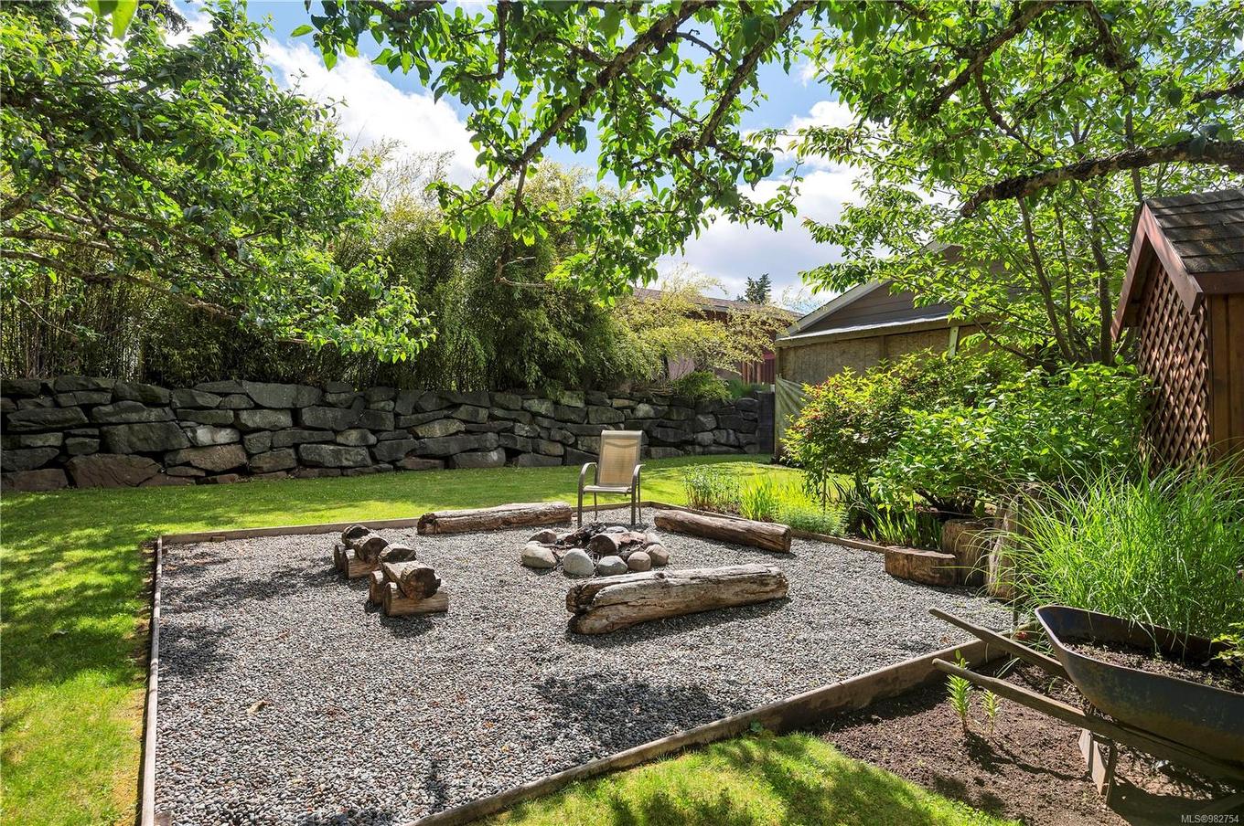 740 Nicholls Rd, Campbell River, BC