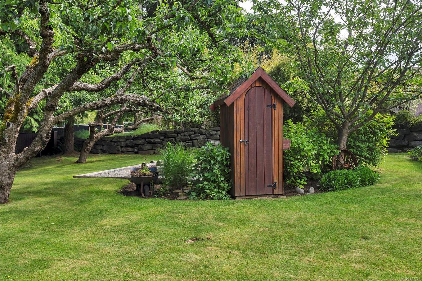 740 Nicholls Rd, Campbell River, BC