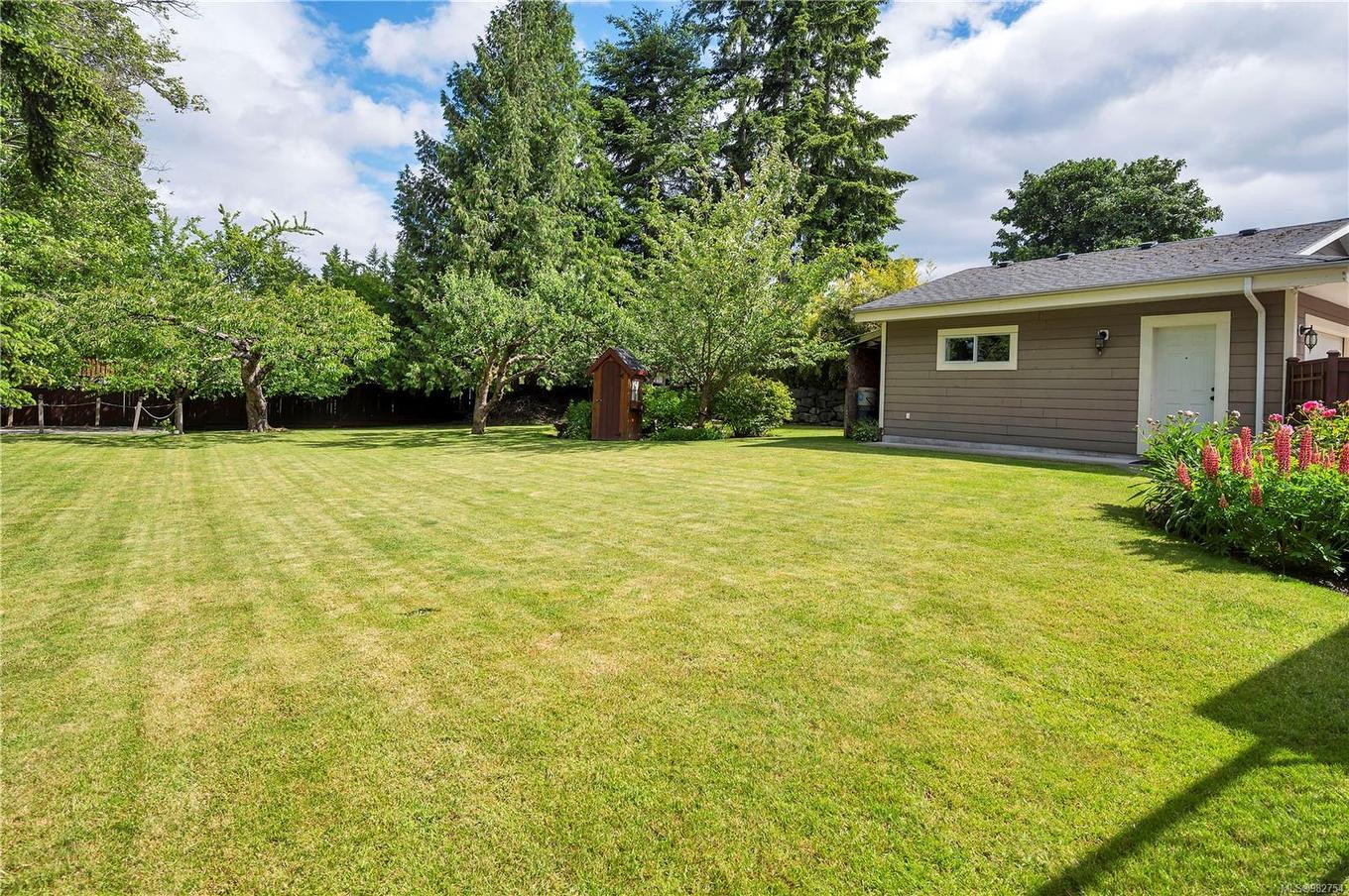 740 Nicholls Rd, Campbell River, BC