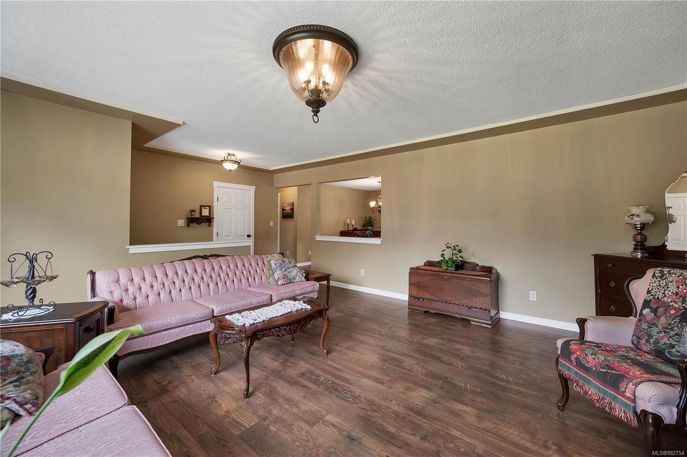 740 Nicholls Rd, Campbell River, BC