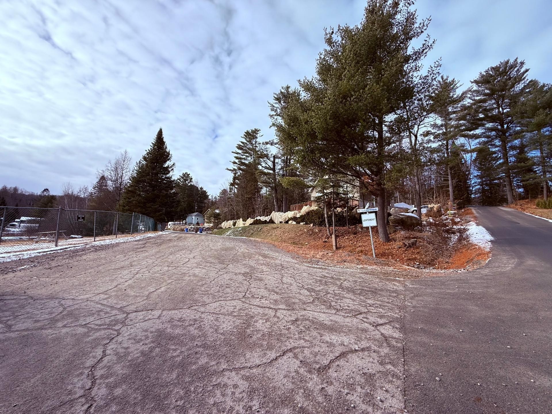 Nearby - Rue Labrecque, Saint-Calixte, QC