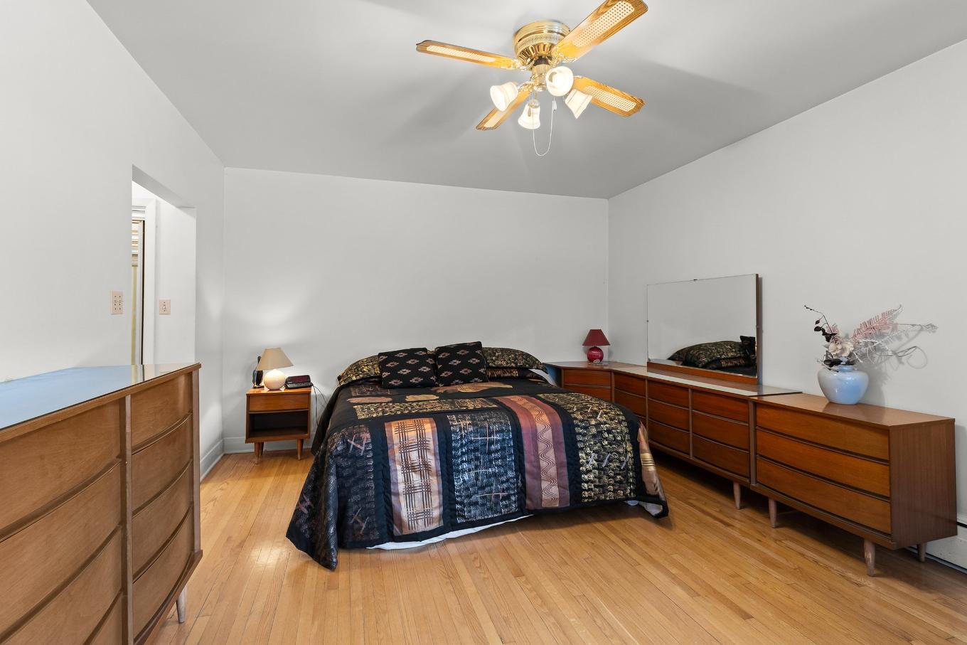 Chambre à coucher principale - 1909 Crois. Surrey, Mont-Royal, QC - Indoor Photo Showing Bedroom