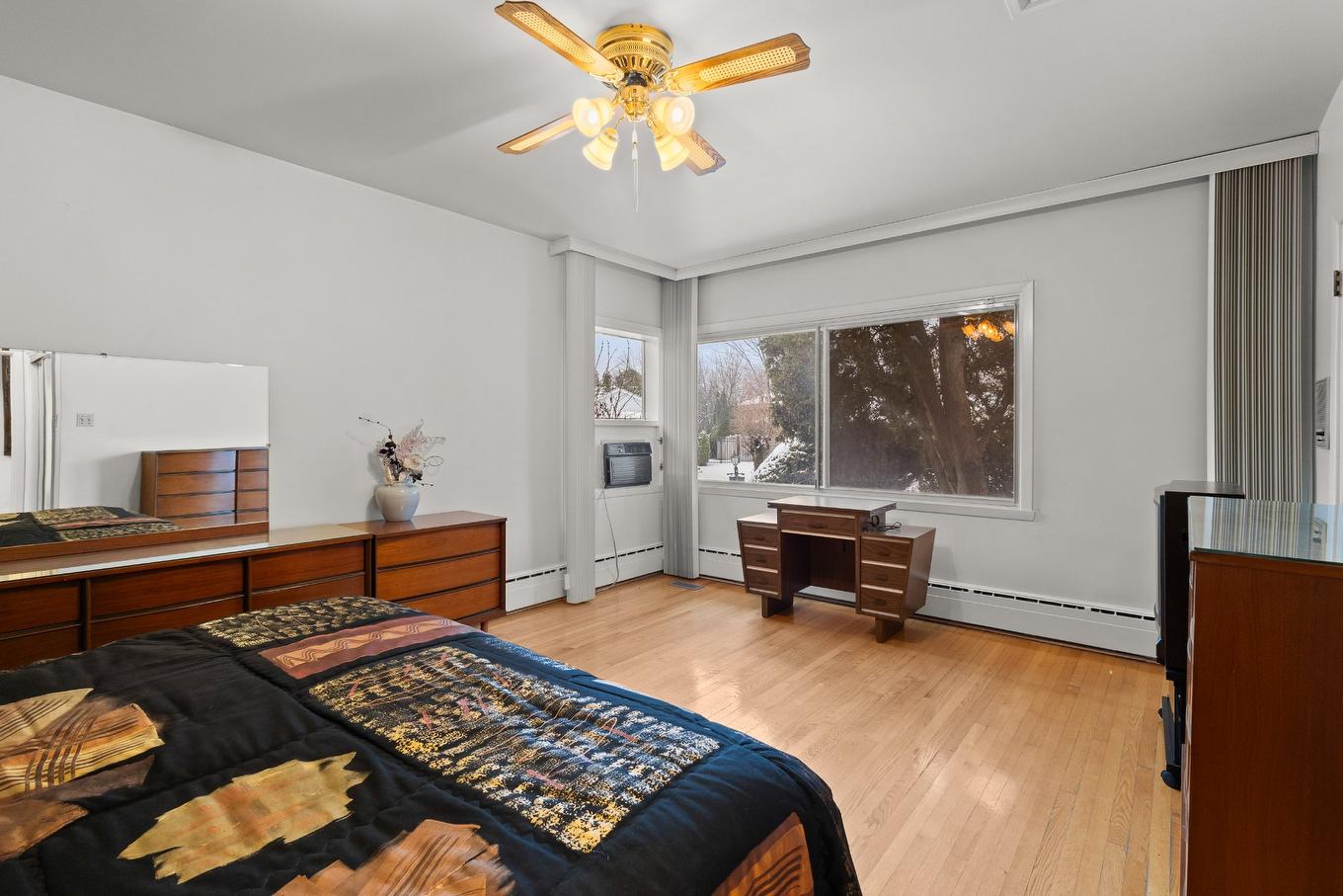 Chambre à coucher principale - 1909 Crois. Surrey, Mont-Royal, QC - Indoor Photo Showing Bedroom