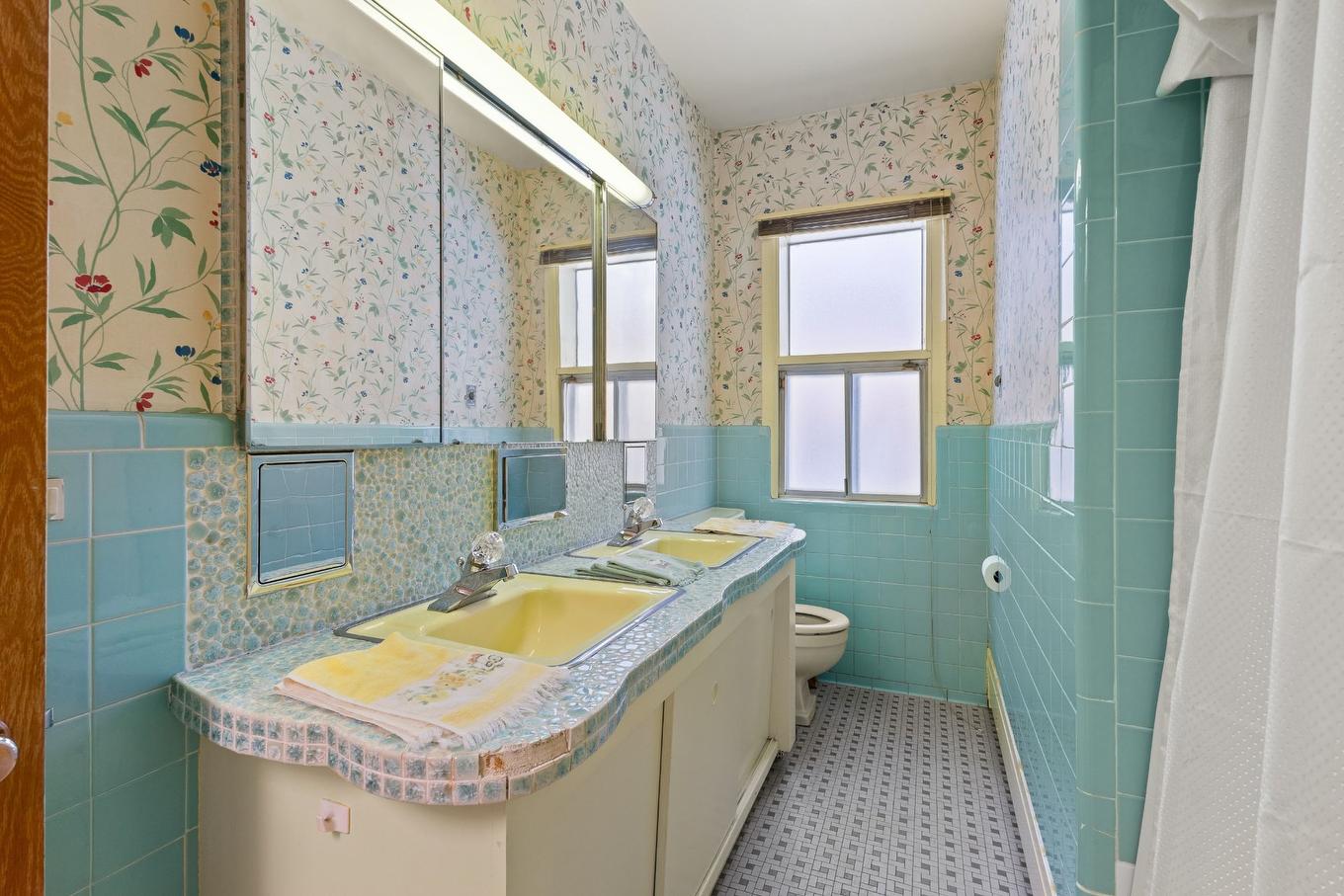 Salle de bains - 1909 Crois. Surrey, Mont-Royal, QC - Indoor Photo Showing Bathroom