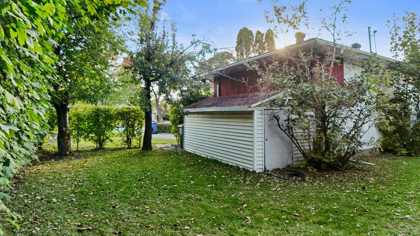 Jardin - 1909 Crois. Surrey, Mont-Royal, QC - Outdoor