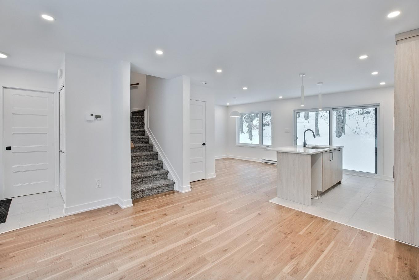 Living room - 93 Ch. Des Monts, Val-Des-Monts, QC - Indoor