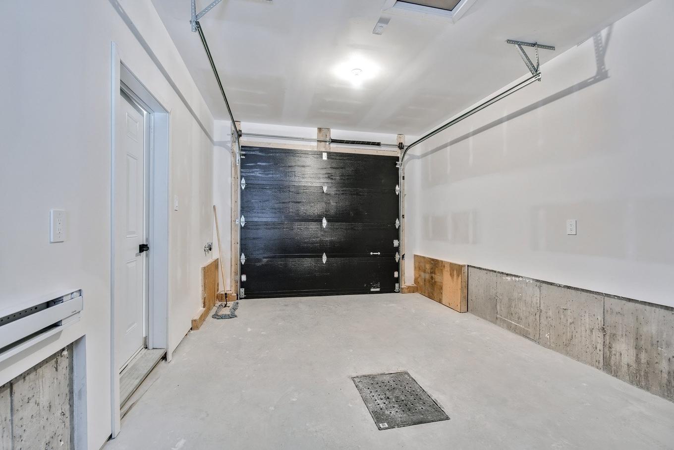 Garage - 93 Ch. Des Monts, Val-Des-Monts, QC - Indoor