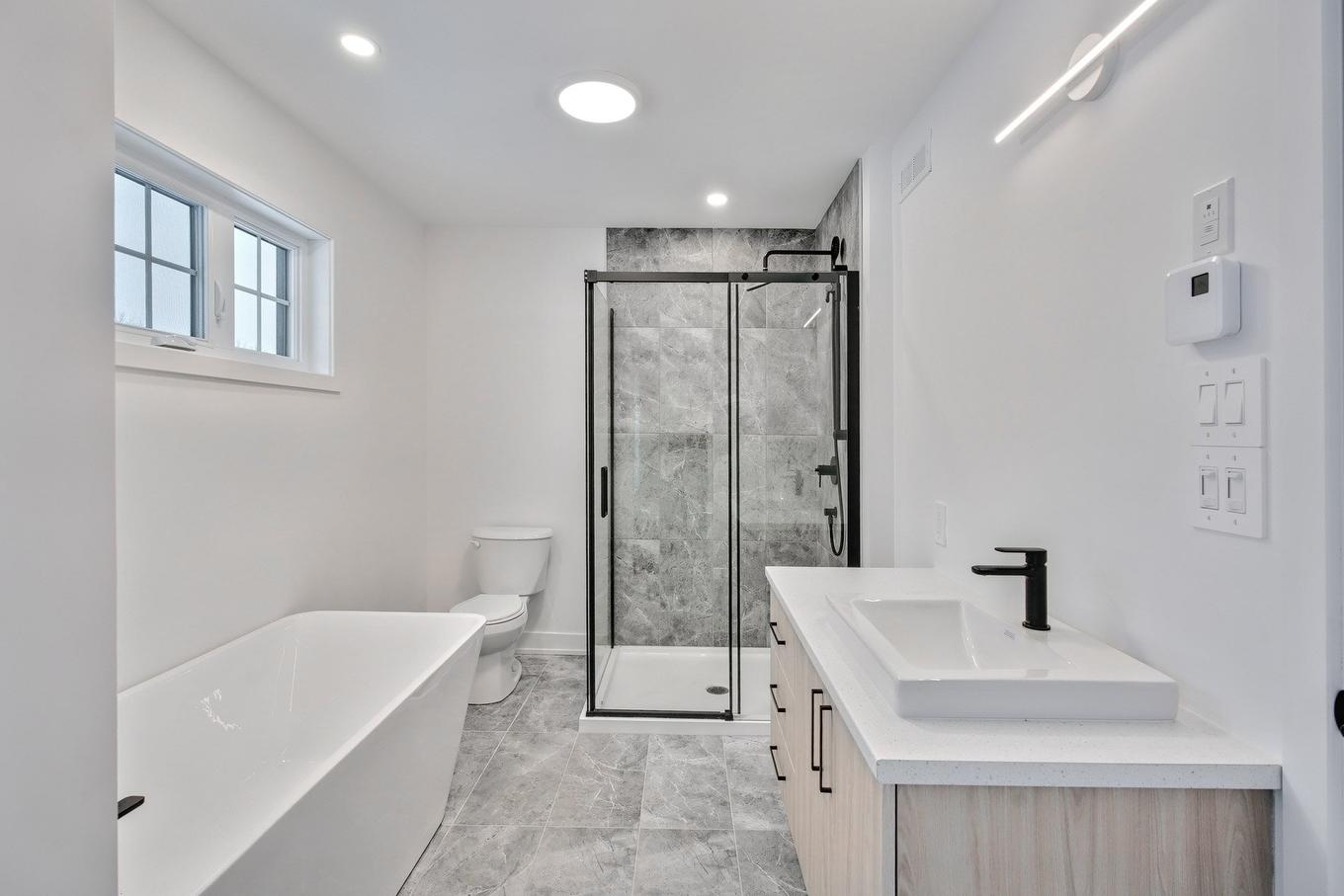 Bathroom - 93 Ch. Des Monts, Val-Des-Monts, QC - Indoor Photo Showing Bathroom