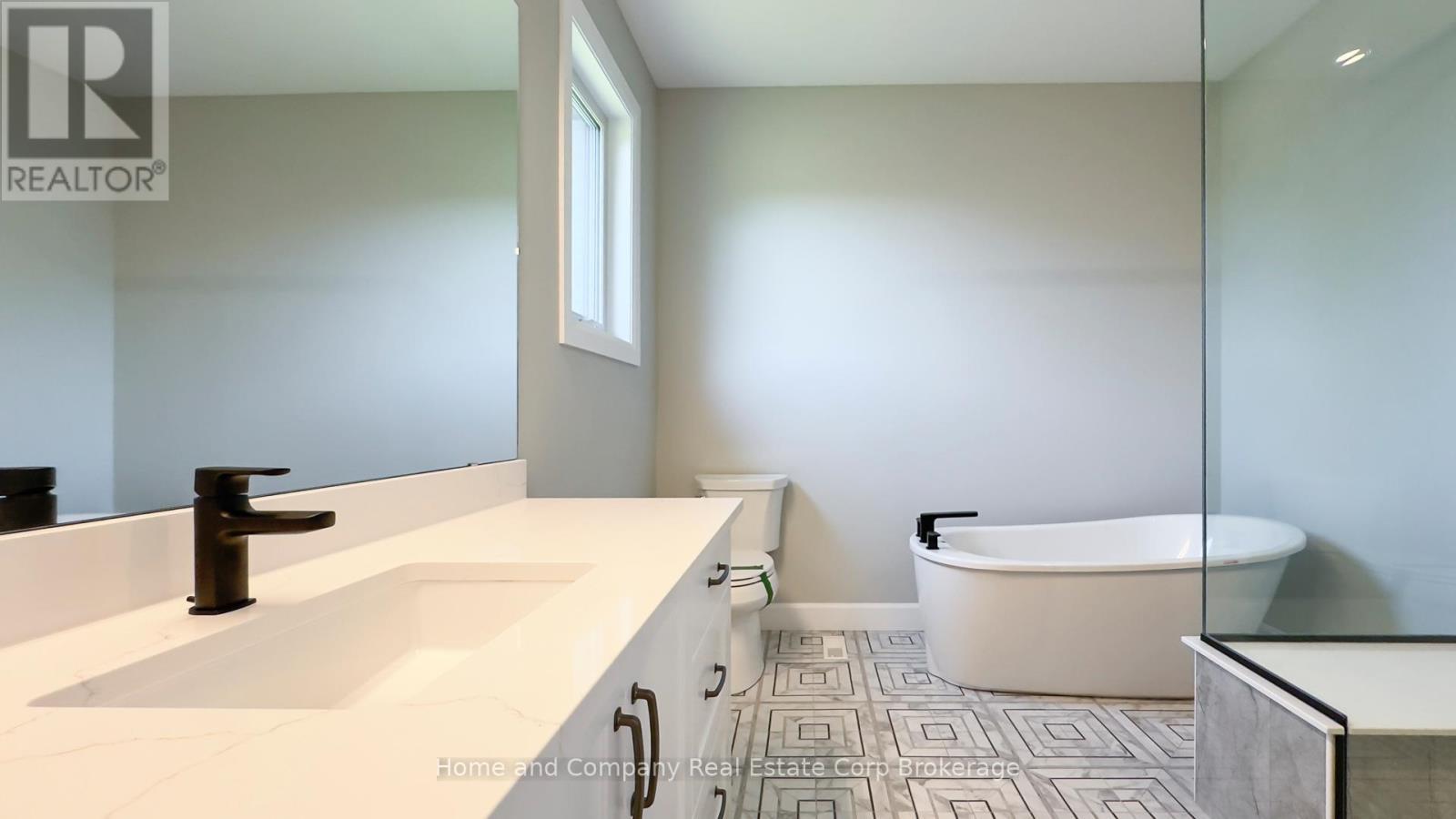 61 Deer Ridge Lane, Bluewater (Bayfield), ON - Indoor Photo Showing Bathroom