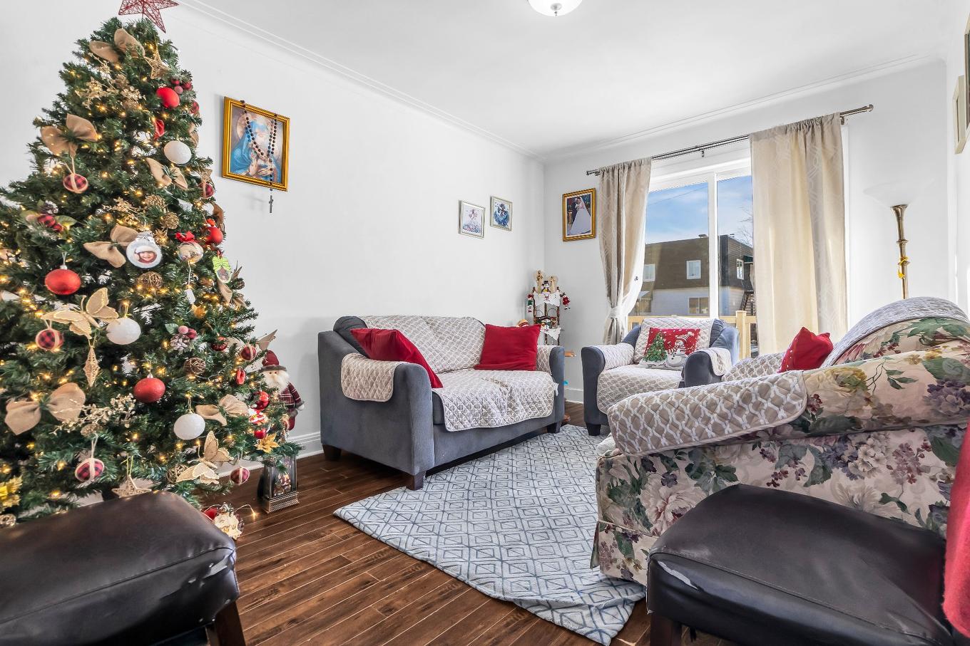 Family room - 665 73E Avenue, Laval (Chomedey), QC - Indoor Photo Showing Living Room