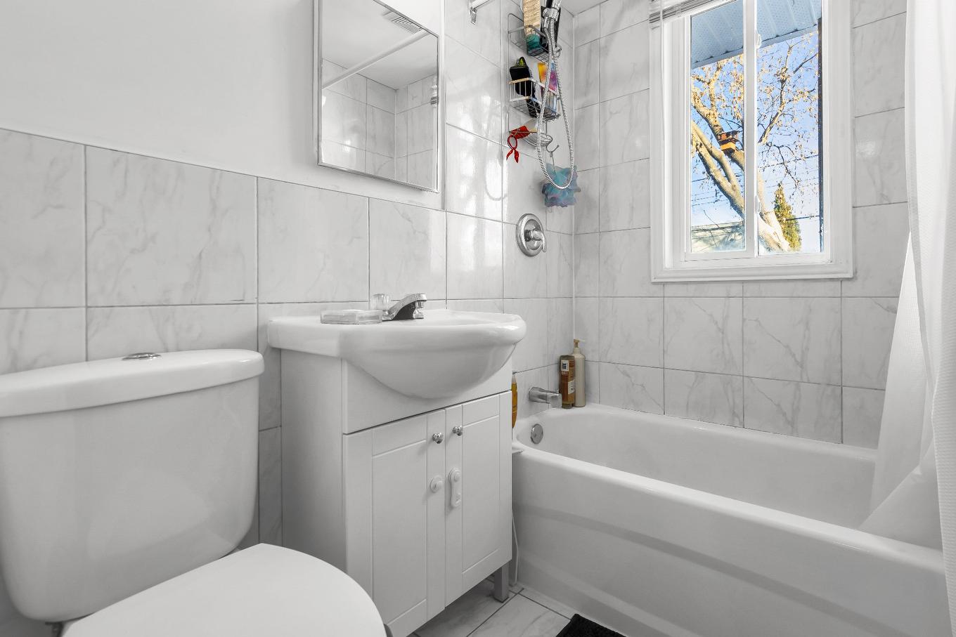 Bathroom - 665 73E Avenue, Laval (Chomedey), QC - Indoor Photo Showing Bathroom