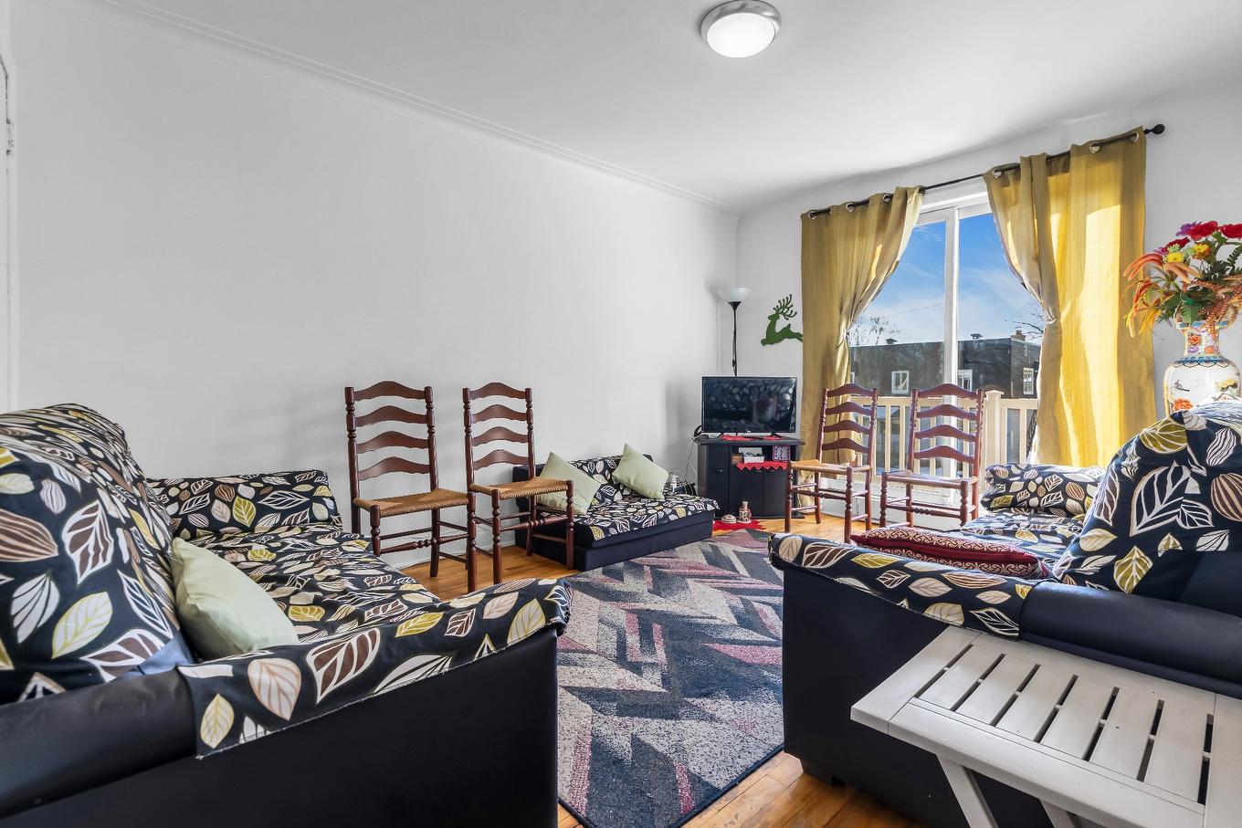 Family room - 665 73E Avenue, Laval (Chomedey), QC - Indoor Photo Showing Living Room