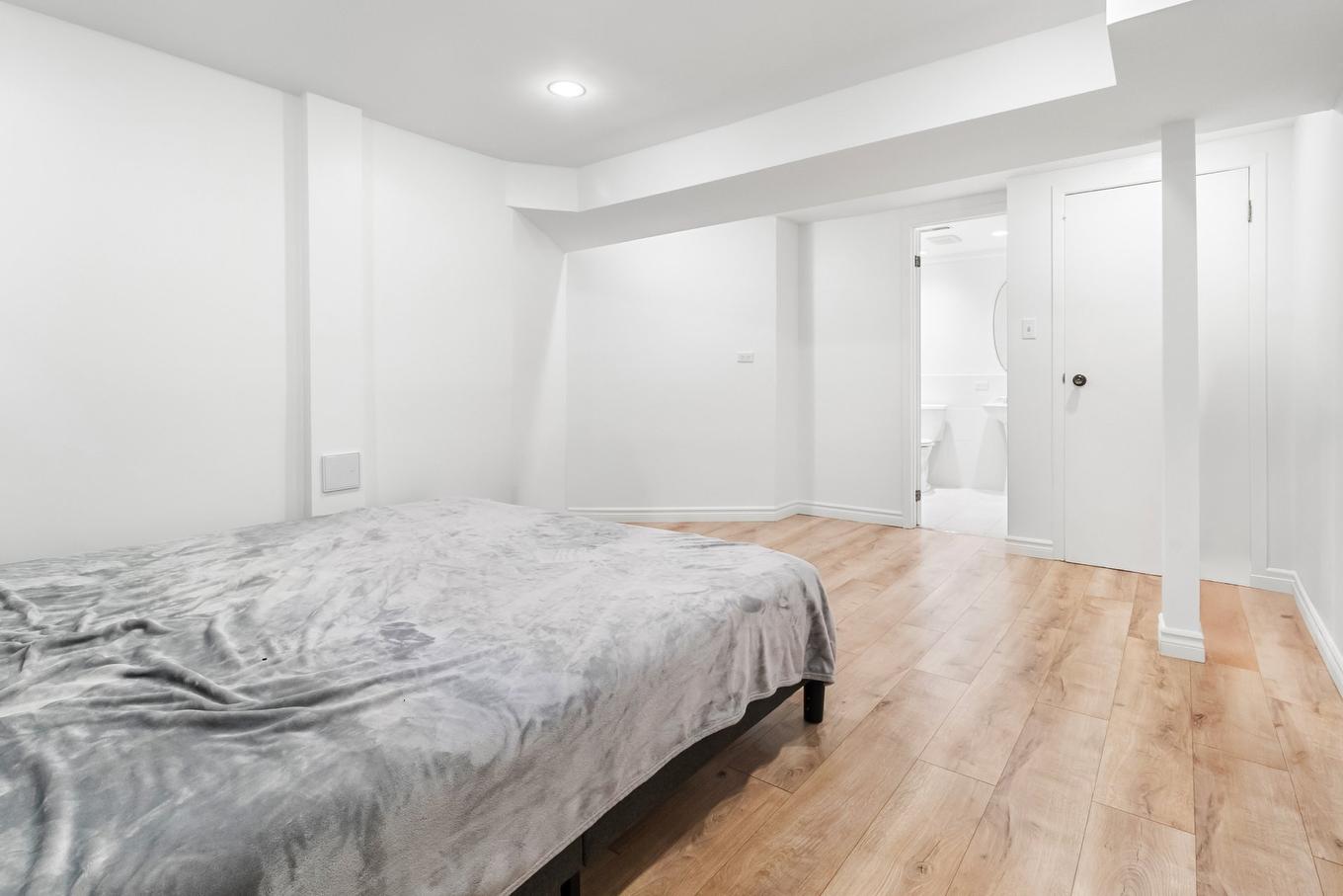 Bedroom - 233 Rue Autumn, Dollard-Des-Ormeaux, QC - Indoor Photo Showing Bedroom