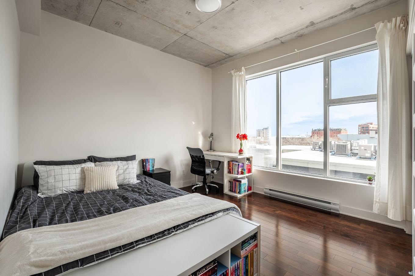 Chambre à  coucher - 708-377 Rue Des Seigneurs, Montréal (Le Sud-Ouest), QC - Indoor Photo Showing Bedroom