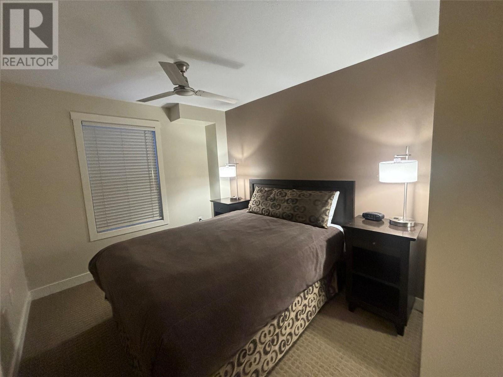 2049 Summit Drive Unit# 314D, Panorama, BC - Indoor Photo Showing Bedroom