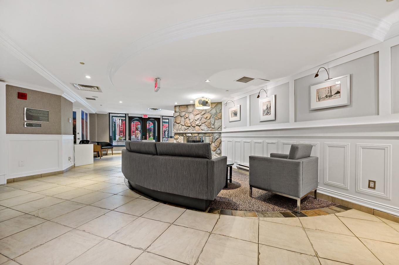 Reception area - 208-3035 Ch. De La Chapelle, Mont-Tremblant, QC - Indoor Photo Showing Other Room