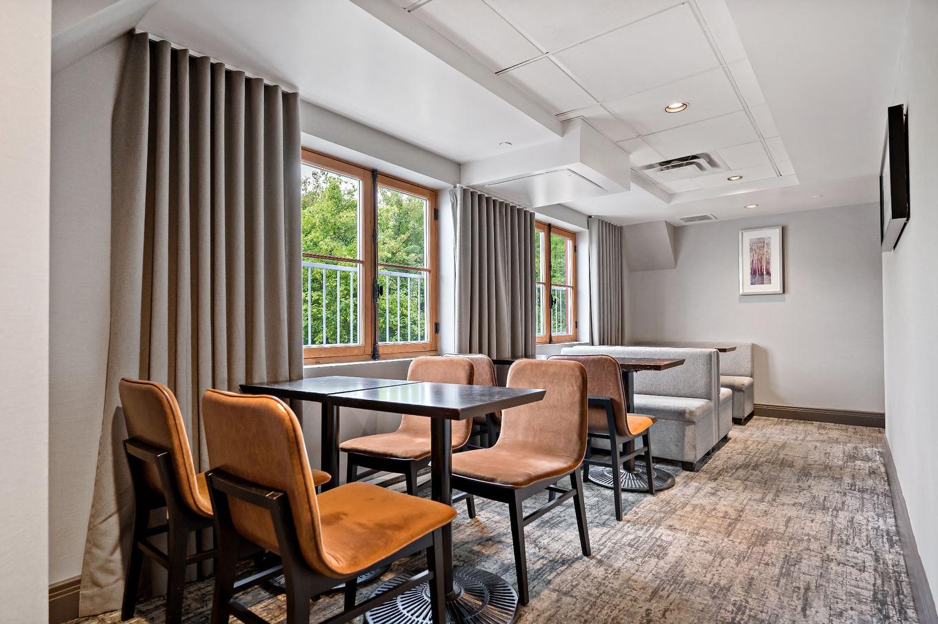 Common room - 208-3035 Ch. De La Chapelle, Mont-Tremblant, QC - Indoor Photo Showing Dining Room