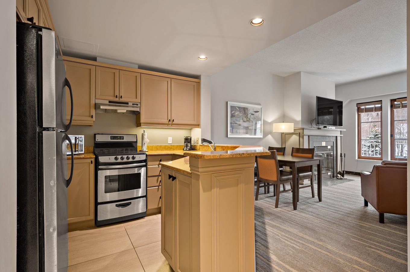 Kitchen - 208-3035 Ch. De La Chapelle, Mont-Tremblant, QC - Indoor Photo Showing Kitchen