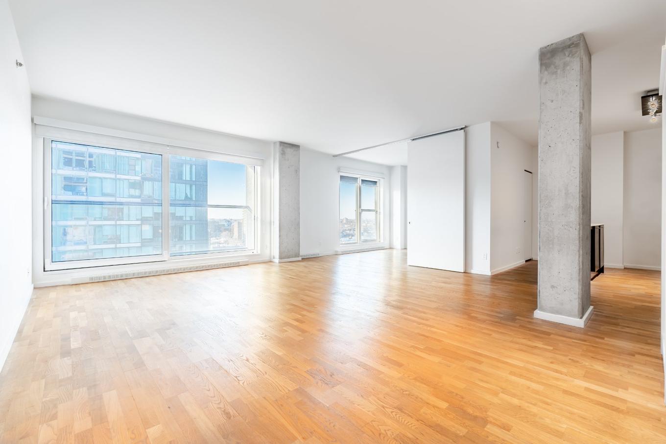 Salon - 2206-350 Boul. De Maisonneuve O., Montréal (Ville-Marie), QC - Indoor