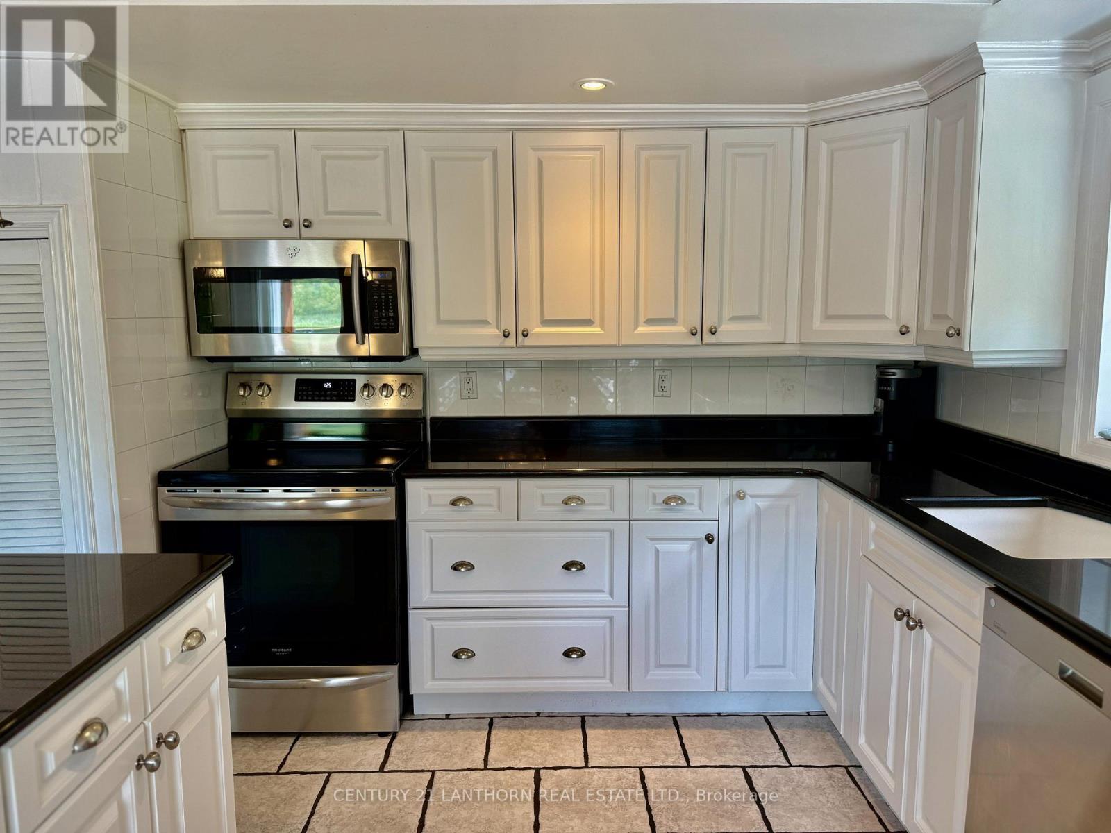 177 Camp Lane, Tweed (Hungerford (Twp)), ON - Indoor Photo Showing Kitchen