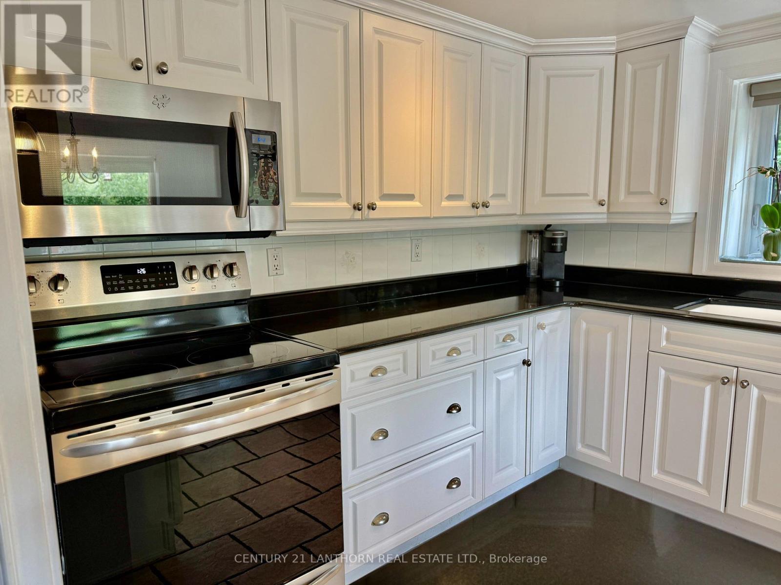 177 Camp Lane, Tweed (Hungerford (Twp)), ON - Indoor Photo Showing Kitchen