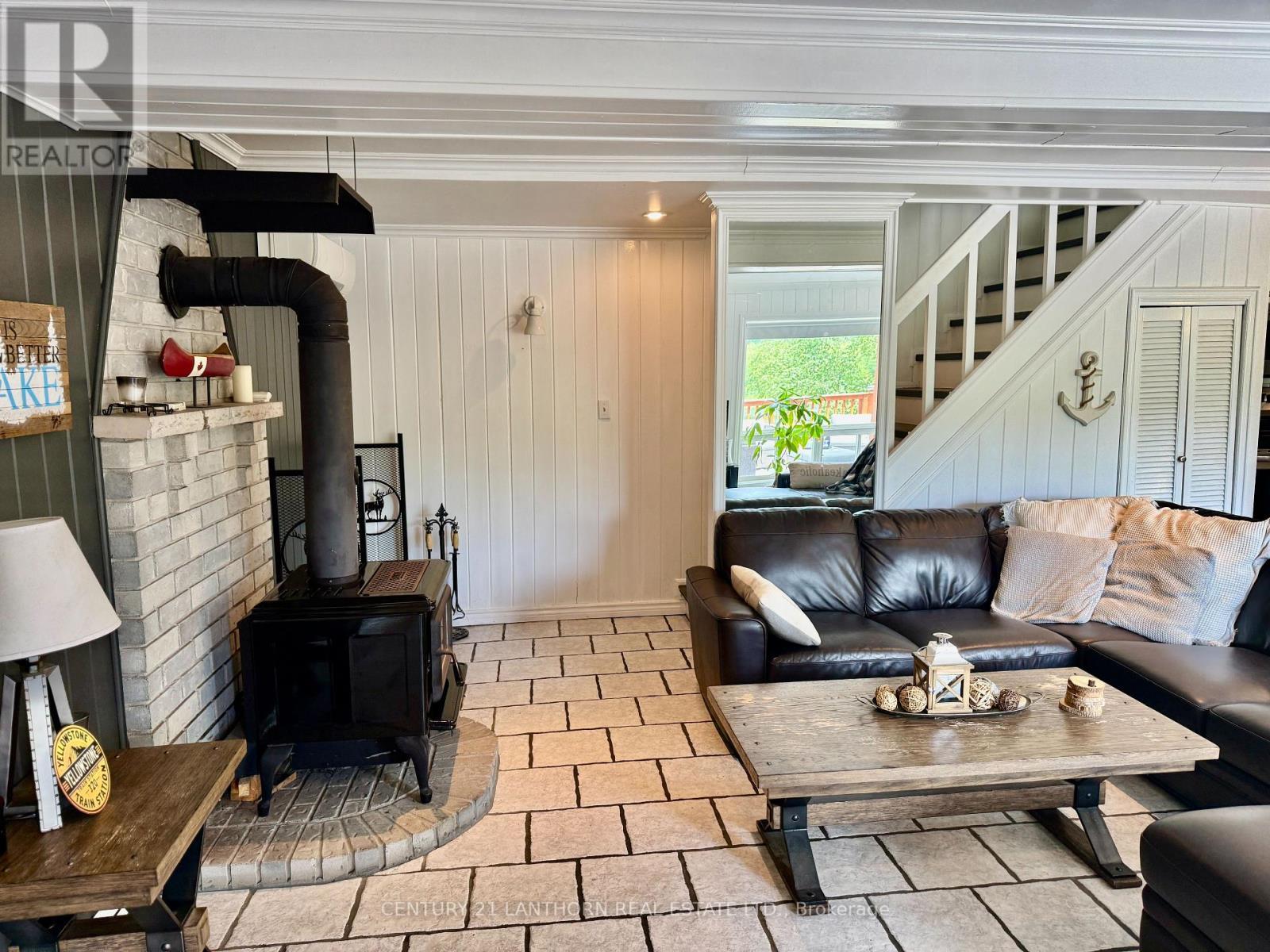 177 Camp Lane, Tweed (Hungerford (Twp)), ON - Indoor Photo Showing Living Room