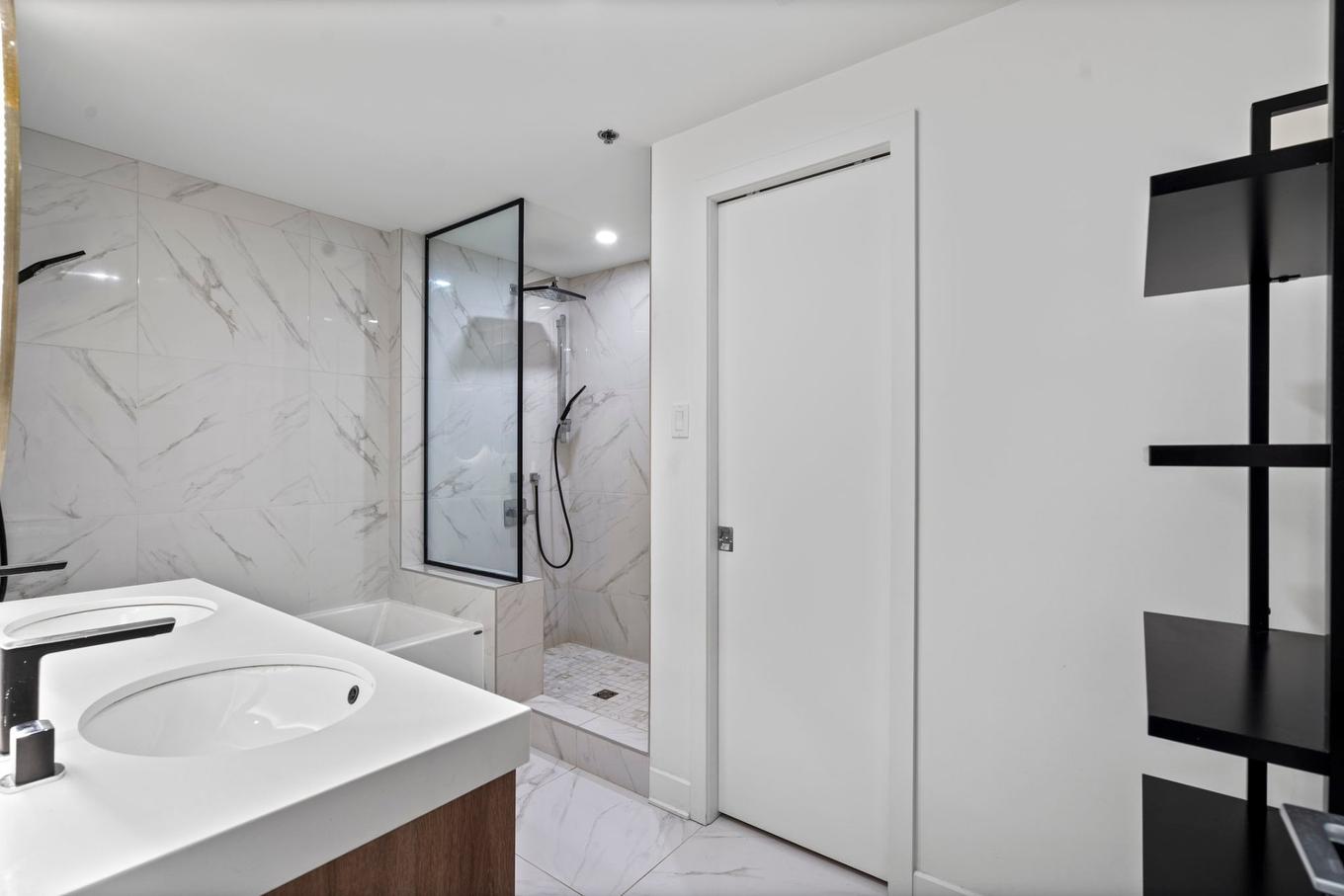 Bathroom - 105-5505 Boul. Du Quartier, Brossard, QC - Indoor Photo Showing Bathroom