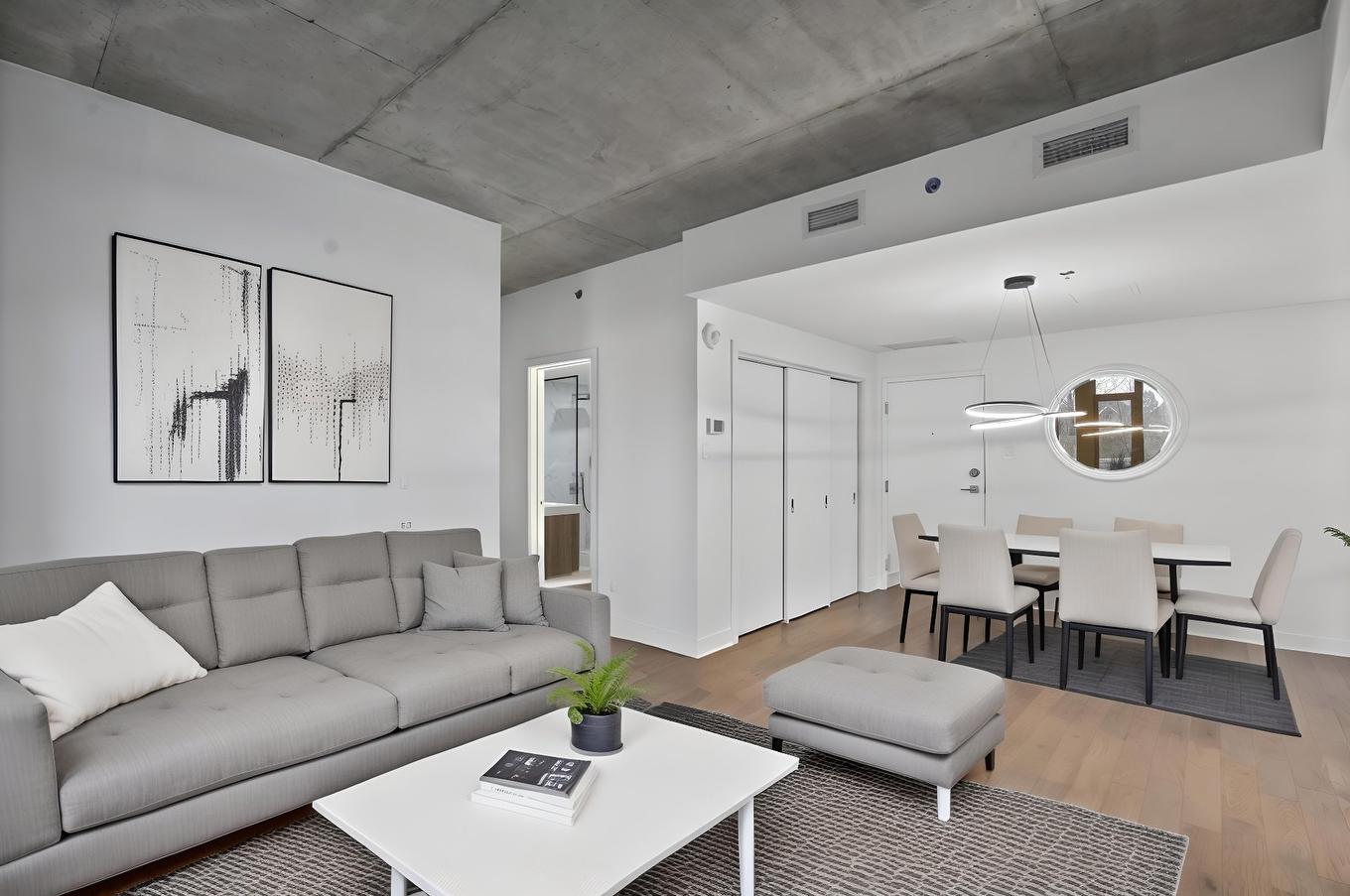 Living room - 105-5505 Boul. Du Quartier, Brossard, QC - Indoor Photo Showing Living Room