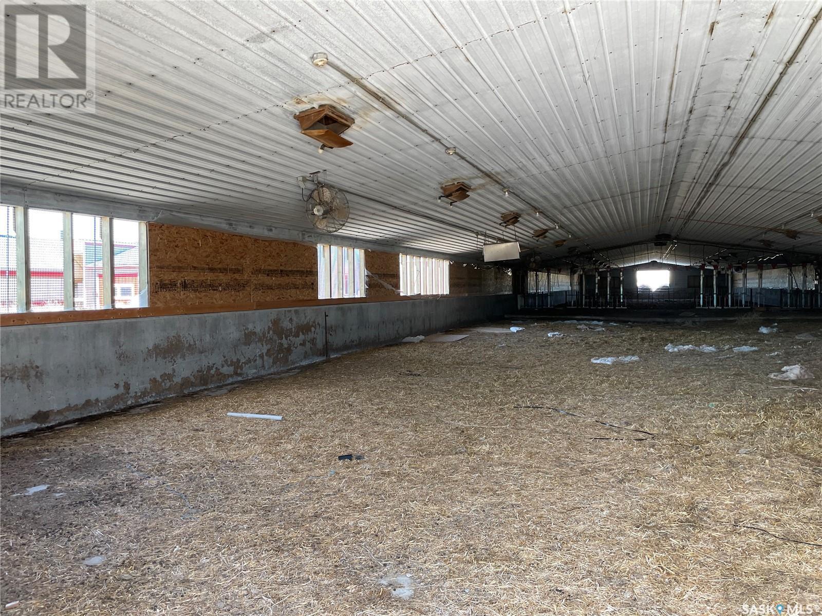 Pig-Barn, Excelsior Rm No. 166, SK
