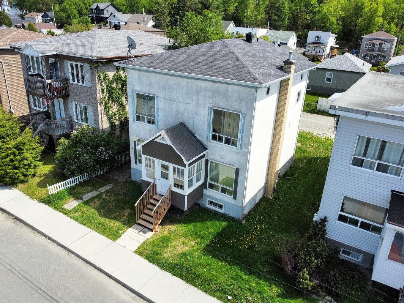 Façade - 277 - 281 Rue Perreault O., Rouyn-Noranda, QC - Outdoor