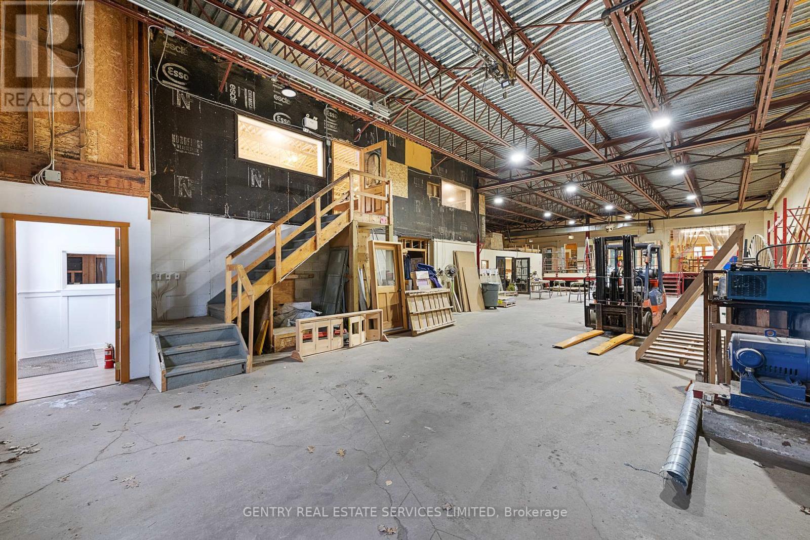 Floor - 14 Conway Street, Madawaska Valley, ON