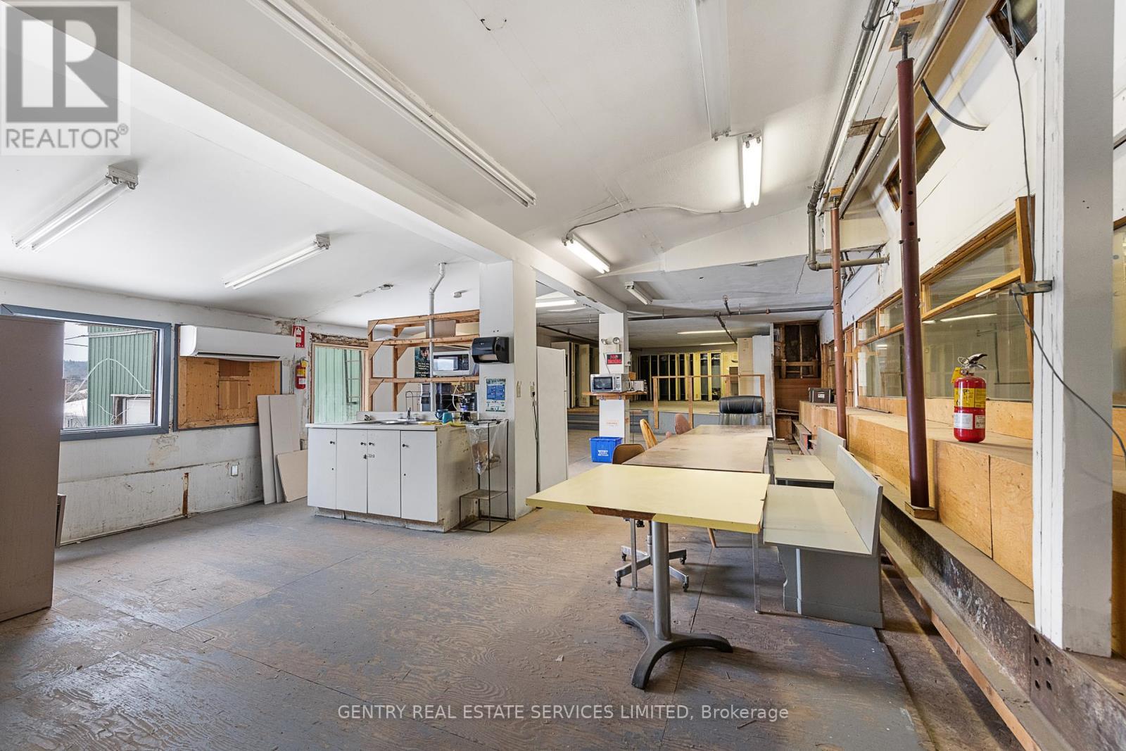 Floor - 14 Conway Street, Madawaska Valley, ON