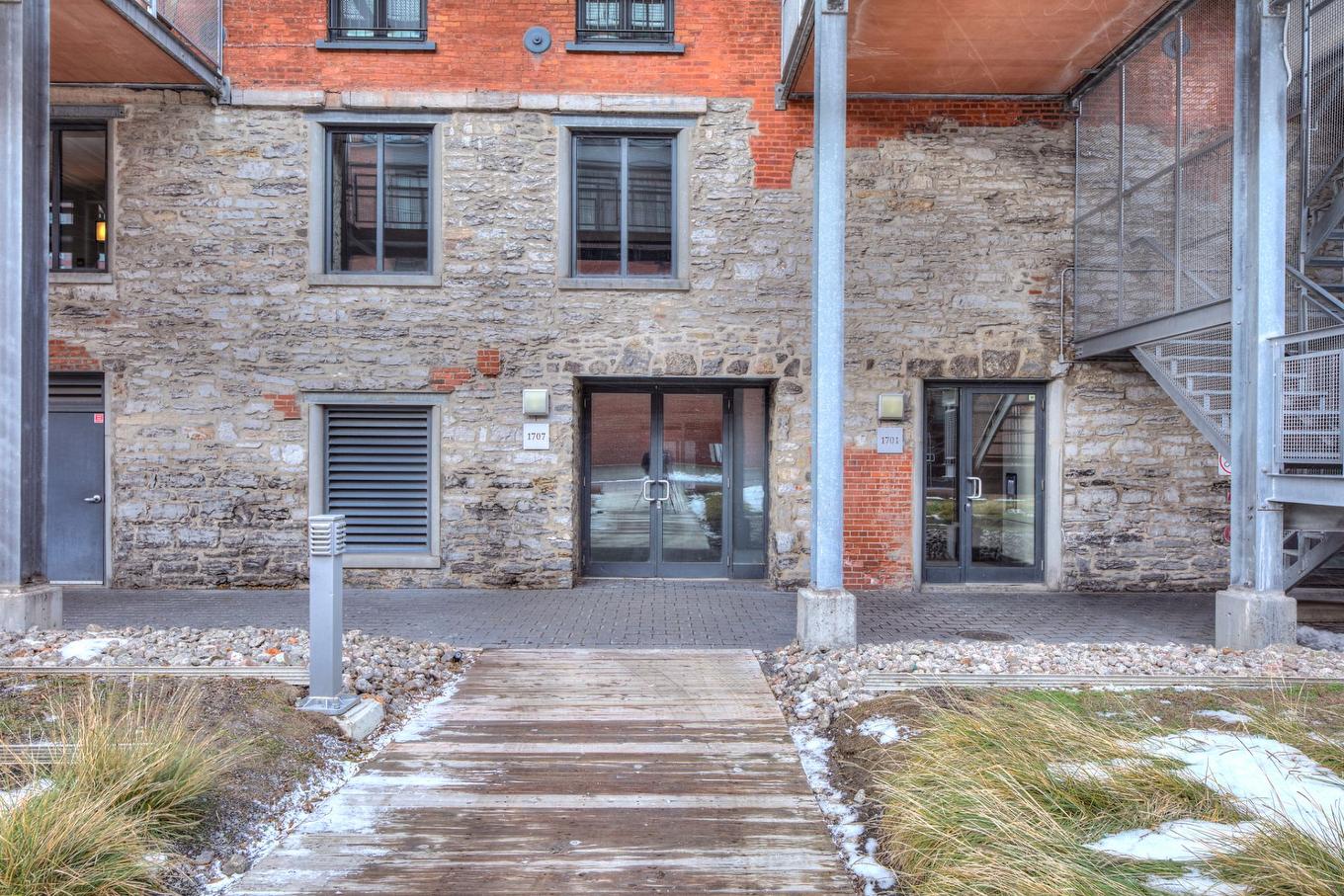 Exterior entrance - 1707 Rue St-Patrick, Montréal (Le Sud-Ouest), QC - Outdoor