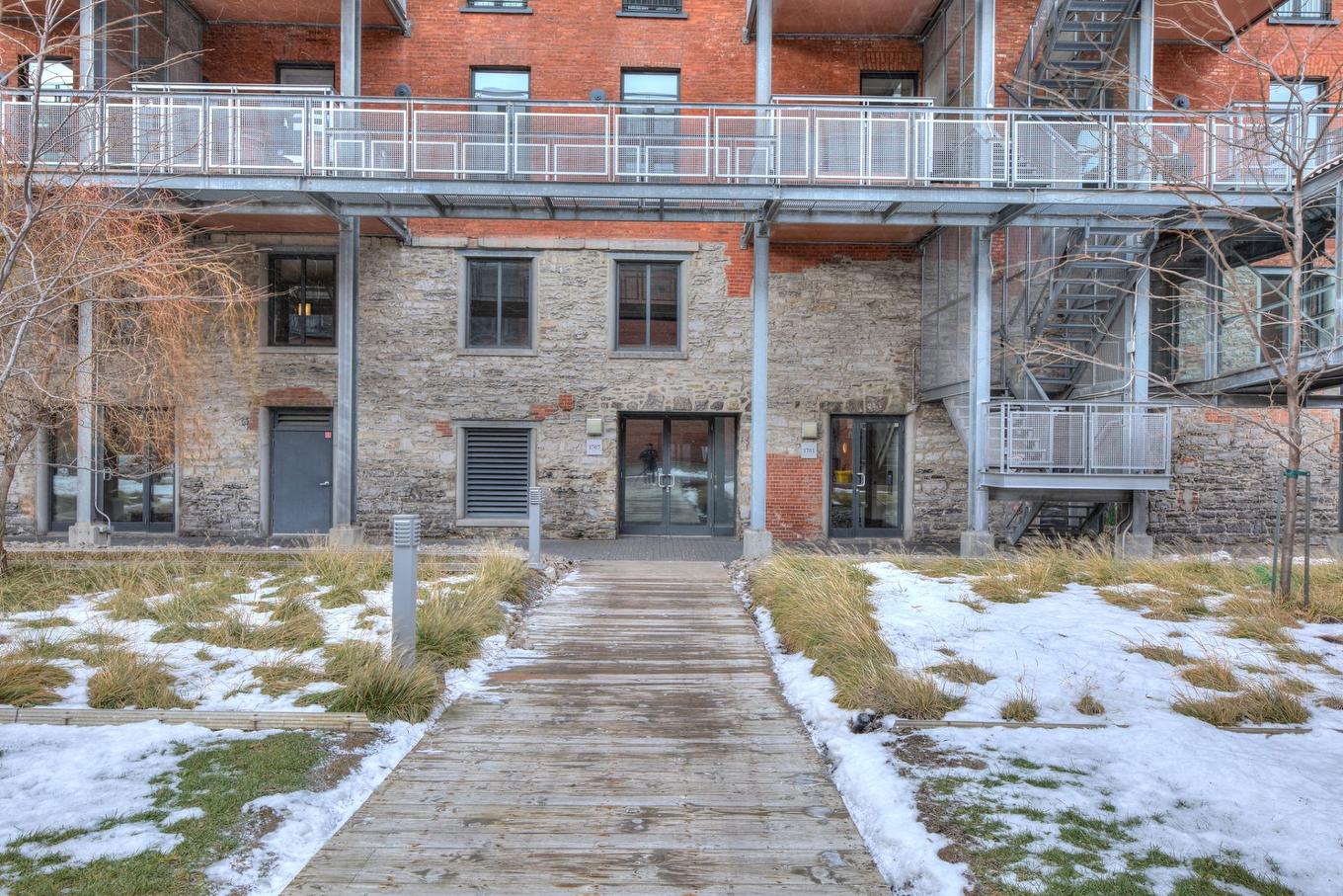 Exterior entrance - 1707 Rue St-Patrick, Montréal (Le Sud-Ouest), QC - Outdoor With Facade