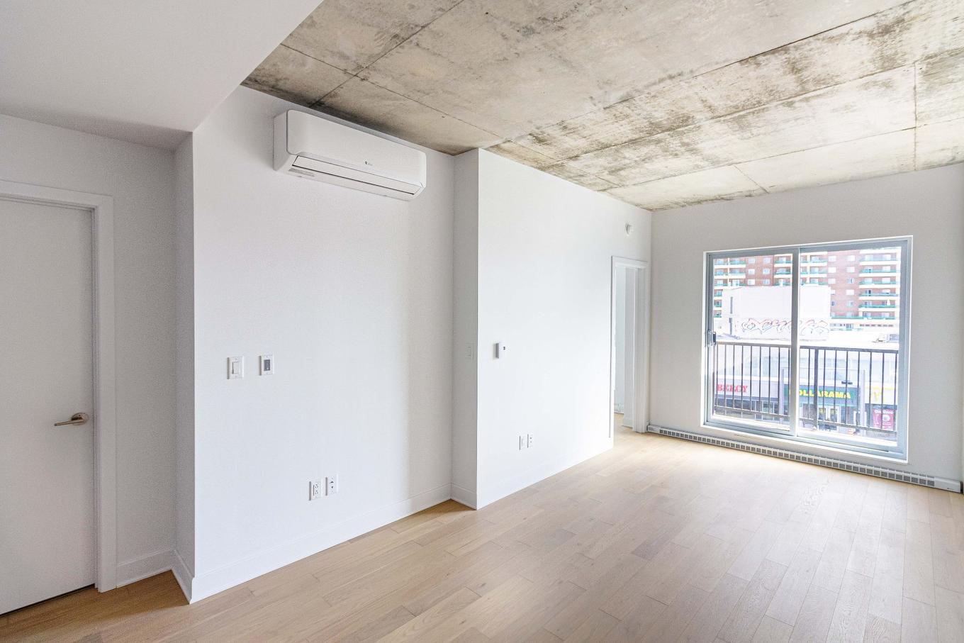 Living room - 411-1971 Rue Du Havre, Montréal (Ville-Marie), QC - Indoor Photo Showing Other Room