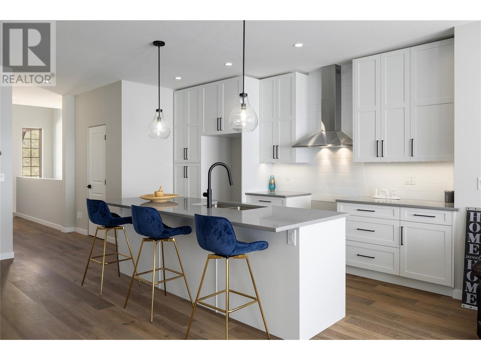 595 Vineyard Way N Unit# 9, Vernon, BC - Indoor Photo Showing Kitchen With Upgraded Kitchen