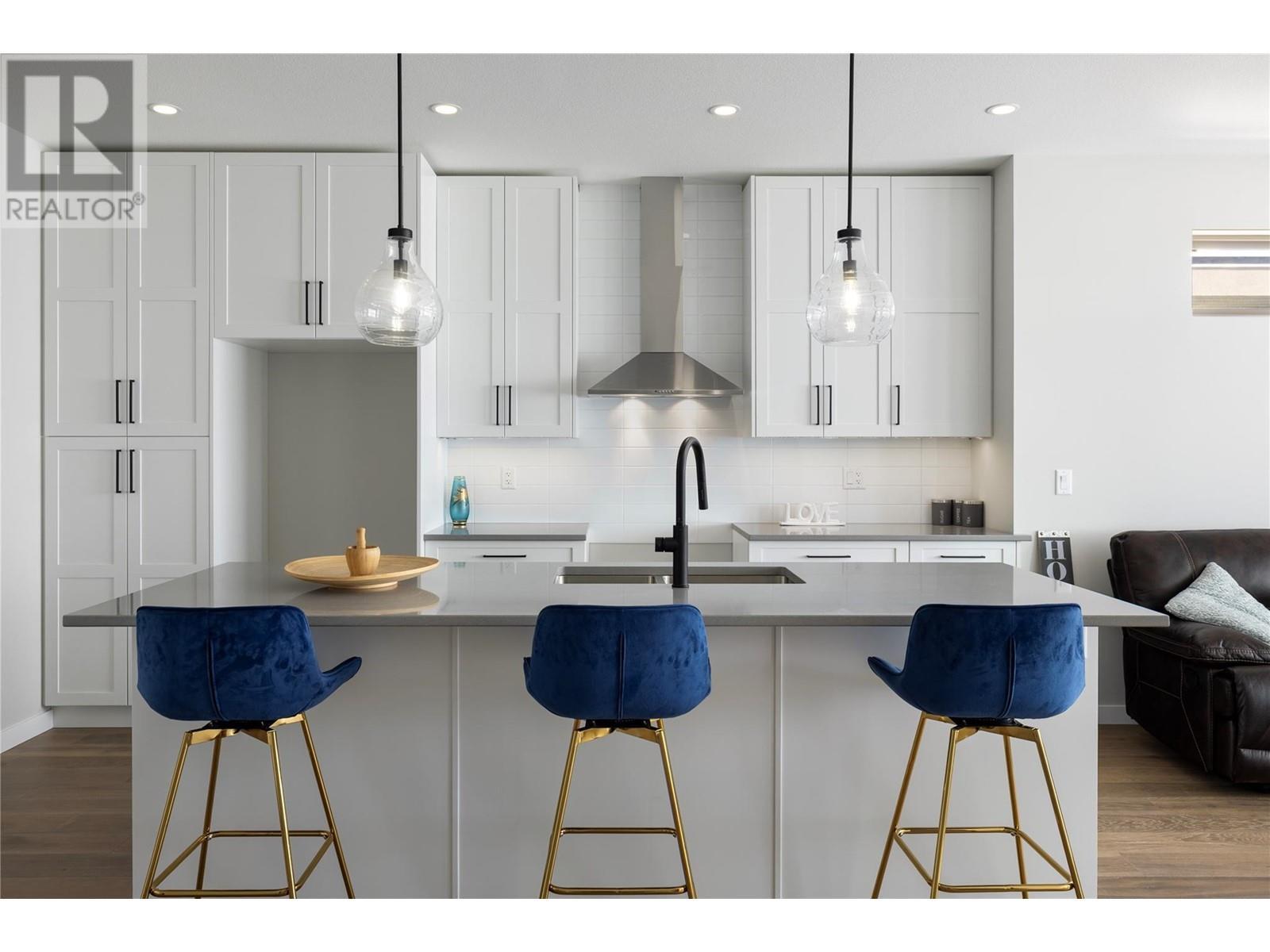 595 Vineyard Way N Unit# 9, Vernon, BC - Indoor Photo Showing Kitchen With Upgraded Kitchen