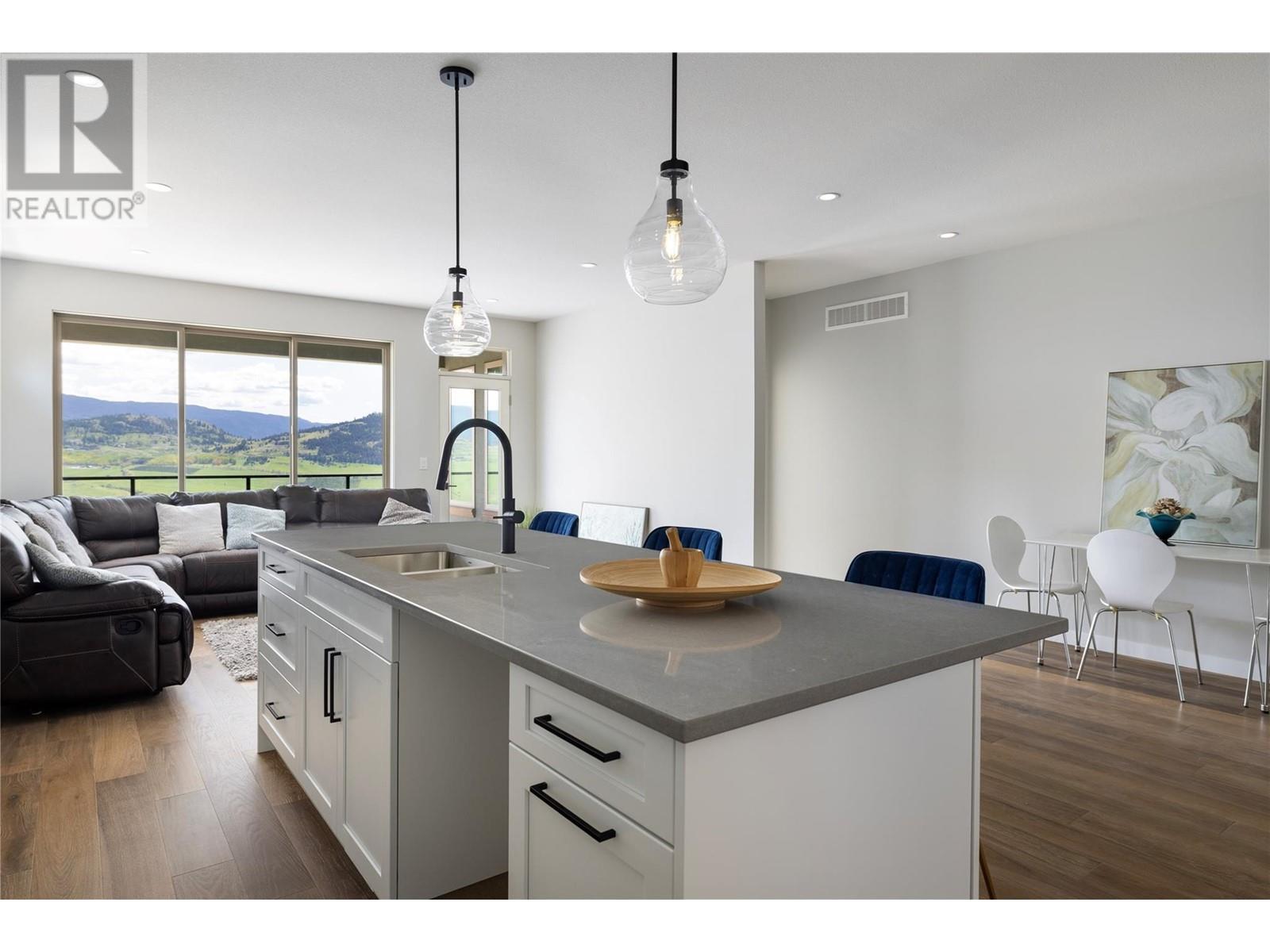 595 Vineyard Way N Unit# 9, Vernon, BC - Indoor