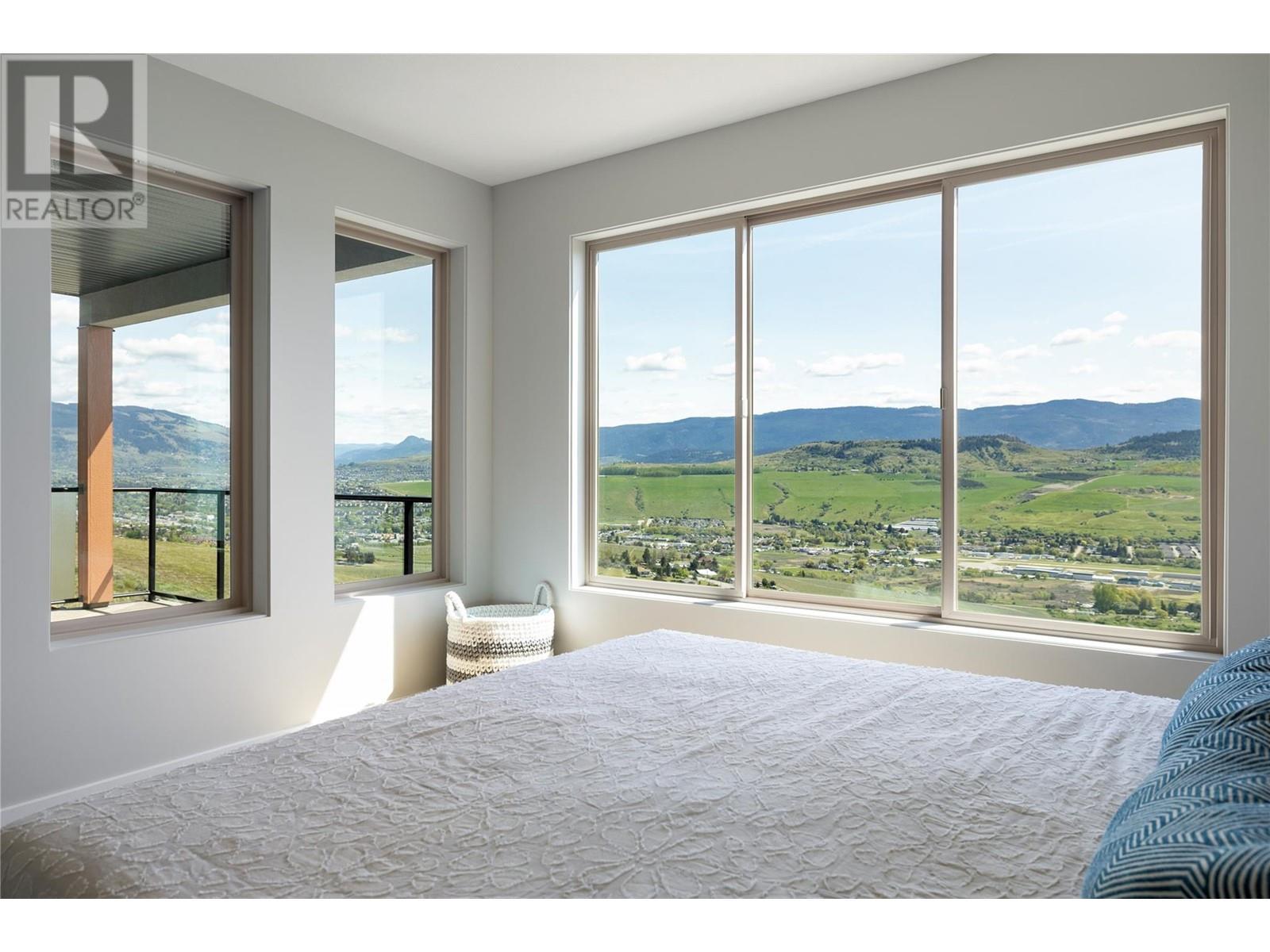 595 Vineyard Way N Unit# 9, Vernon, BC - Indoor Photo Showing Bedroom