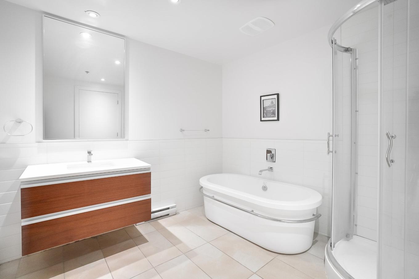 Bathroom - 806-1199 Rue Bishop, Montréal (Ville-Marie), QC - Indoor Photo Showing Bathroom