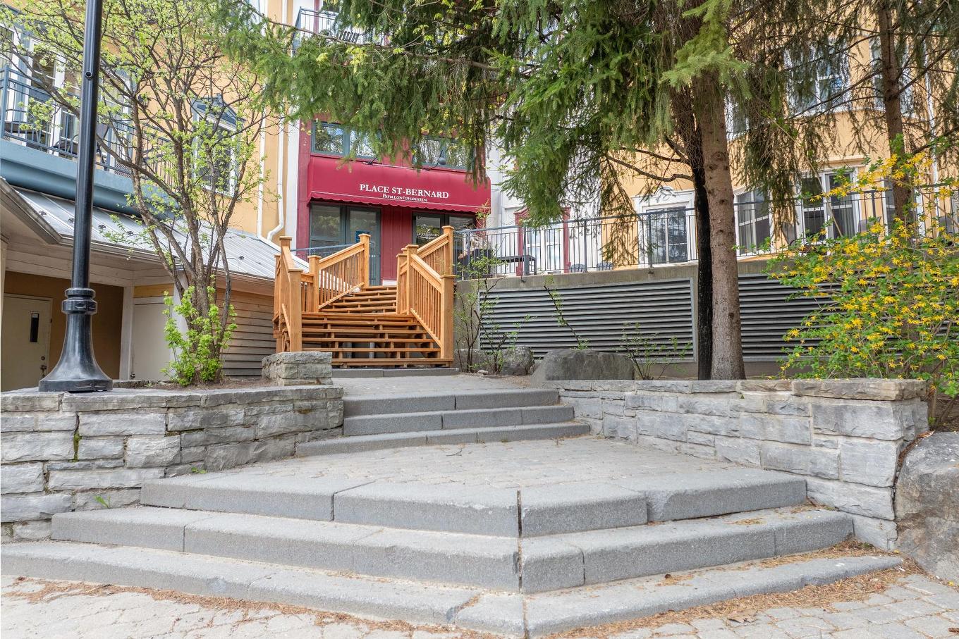 Exterior entrance - 414/M514-118 Ch. De Kandahar, Mont-Tremblant, QC - Outdoor