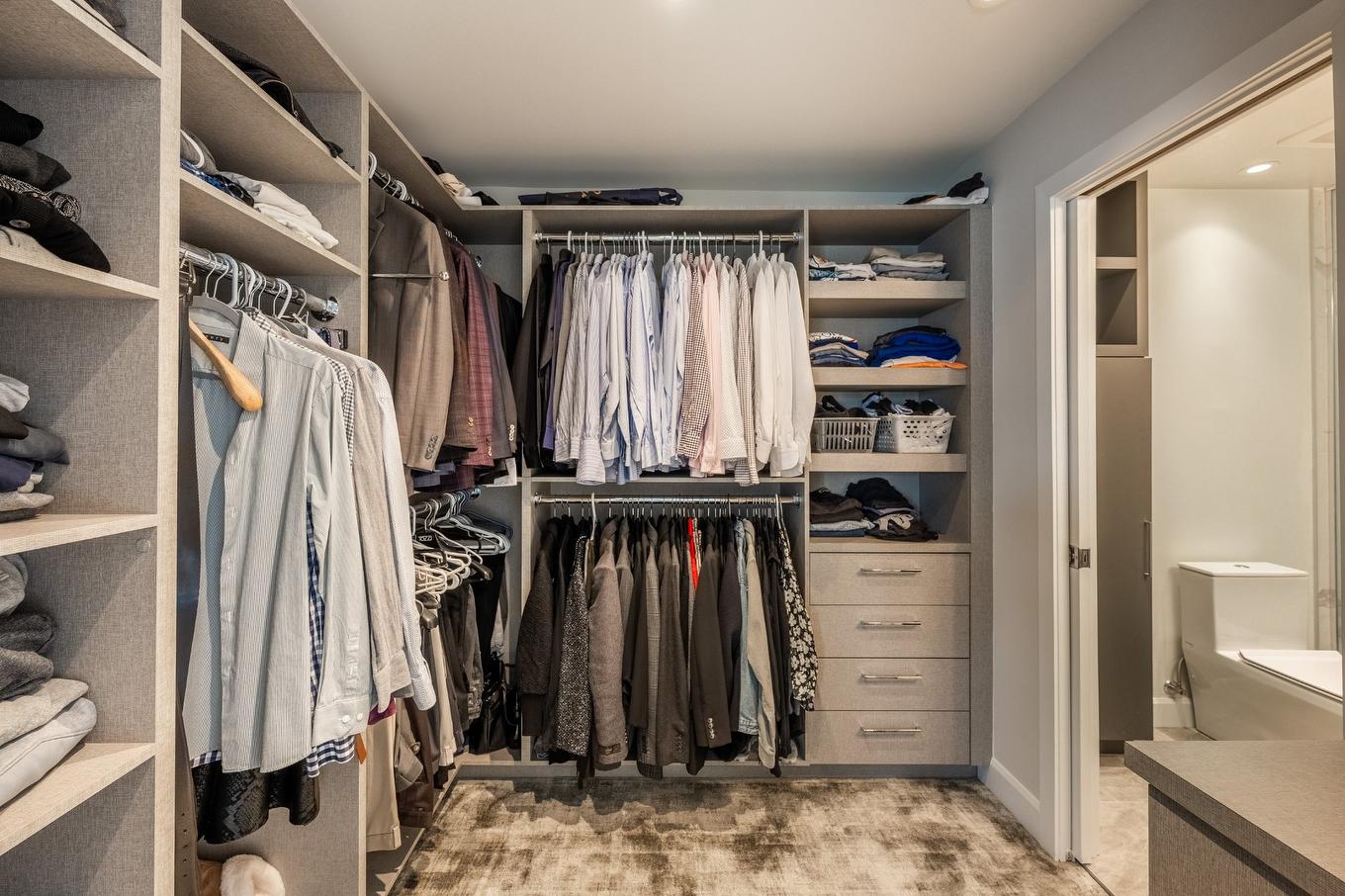 Penderie (Walk-in) - 1606-1455 Rue Sherbrooke O., Montréal (Ville-Marie), QC - Indoor With Storage